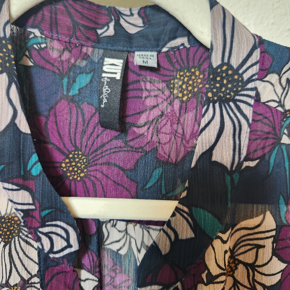 Kut from the Kloth Sinclair Med Button Front Sheer Chiffon Blouse Purple Floral‎ - Picture 2 of 6